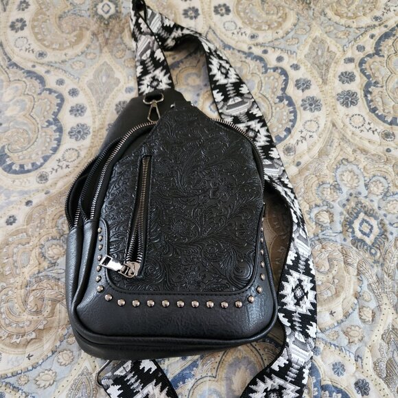 Sam & Hadley Black Crosbody/Sling Bag - Picture 1 of 12